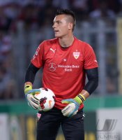 Fussball DFB Pokal 2. Runde 13/14: Torwart Kevin Mueller (VfB Stuttgart)