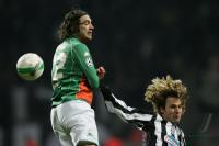 Fussball CL: Bremen - Turin, Zweikampf