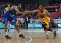 Basketball 1. Bundesliga 15/16 Hauptrunde: Walter Tigers Tuebingen - FRAPORT SKYLINERS Frankfurt