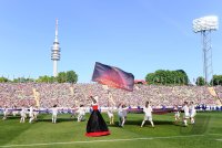 FUSSBALL INTERNATIONAL  CHL Frauen Finale 11/12:  Eroeffnungsfeier im Muenchner Olympiastadion