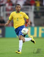 Fussball International: Brasilien, SILVA Einzelaktion am Ball