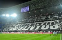 FUSSBALL SERIE A:  Juventus Turin Fankurve mit einem Banner