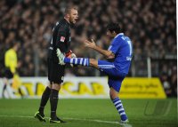 Fussball: 1. Bundesliga Saison 2010/2011: FC St. Pauli Hamburg - FC Schalke 04