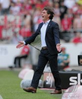 Fussball 1. Bundesliga 10/11 :  Trainer Bruno Labbadia (VfB Stuttgart)