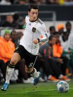 Fussball, International, Freundschaftsspiel: Deutschland, OEZIL am Ball