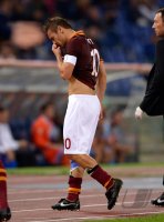 FUSSBALL SERIE A 2013/2014: Francesco Totti (AS Rom) verletzt