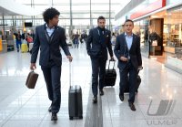 FUSSBALL INTERNATIONAL  CHL  12/13:  Dante, Claudio Pizarro, Rafinha (v. li.)