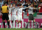 Fussball INTERNATIONAL  EURO 2004  Kroatien-Frankreich im Stadion Dr. Magalhaes Pessoa in Leiria