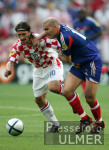 Fussball INTERNATIONAL  EURO 2004  Kroatien-Frankreich im Stadion Dr. Magalhaes Pessoa in Leiria