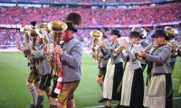 Fussball 1. Bundesliga 24/25: FC Bayern Muenchen feiert die 34. Deutschen Meisterschaft