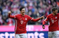 Fussball 1. Bundesliga Saison 16/17: FC Bayern Muenchen - VfL Wolfsburg