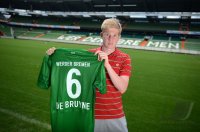 Fussball 1. Bundesliga, Saison 2012/2013, Werder Bremen: Kevin de Bruyne exklusiven Pressefoto ULMER Fotoshooting