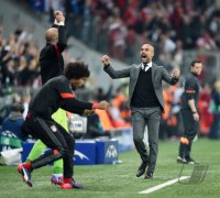 Fussball CHL 14/15 Viertelfinale: JUBEL Trainer Pep Guardiola (FC Bayern Muenchen)