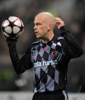 FUSSBALL CHAMPIONS LEAGUE: Besiktas Istanbul, ERNST