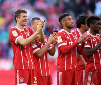 Fussball 1. Bundesliga Saison 17/18: FC Bayern Muenchen - SC Freiburg