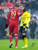 Fussball 1. Bundesliga, Saison 2011/2012: Toni Kroos (li, FC Bayern Muenchen)  mit Mario Goetze (Borussia Dortmund)