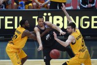 Basketball 1. Bundesliga 14/15 Hauptrunde:  Walter Tigers Tuebingen - Artland Dragons