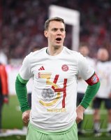 Fussball 1. Bundesliga 24/25: FC Bayern Muenchen feiert die 34. Deutschen Meisterschaft