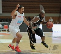 Basketball 1. Bundesliga 2011/2012: s Oliver Baskets Wuerzburg -  Walter Tigers Tuebingen