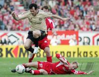 Fussball 1. Bundesliga: FSV Mainz 05 - Bayern Muenchen, Zweikampf