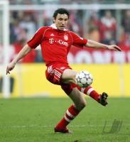 Fussball 1. Bundesliga: Bayern, VAN BOMMEL Einzelaktion
