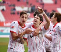 Fussball 2. Bundesliga Saison 17/18:  1. FC Kaiserslautern - Fortuna Duesseldorf