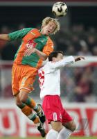 Fussball 1. Bundesliga: Koeln - Bremen, Zweikampf