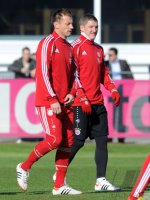 Fussball 1. Bundesliga: Ivica Olic (li,) mit Bastian Schweinsteiger (FC Bayern Muenchen)