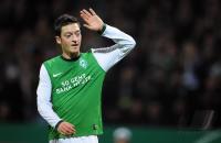 FUSSBALL, DFB POKAL, ACHTELFINALE: WERDER, OEZIL