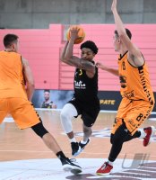 Basketball 2. Bundesliga  20/21 Testspiel: Tigers Tuebingen - wiha Panthers Schwenningen