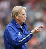 Fussball 2. Bundesliga SC Freiburg   Trainer Volker Finke