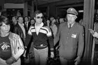 Fussball  Beckenbauer (FC Bayern) bei der Verabschiedung nach New York.