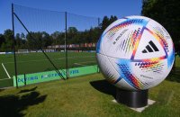 Uebergrossser Adidas WM Ball 2022 Al Rihla am Home of FIFA in Zuerich