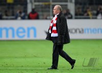 Fussball 1. Bundesliga  Saison 11/12:  ENTTAEUSCHUNG Praesident Uli Hoeness (FC Bayern Muenchen)