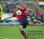 FUSSBALL CHL FC Bayern Muenchen   Roy Maakay  am Ball