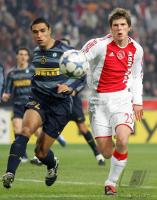 Fussball CL: Amsterdam - Mailand, Zweikampf