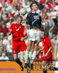 Fussball Bundesliga: Hannover 96 - 1860 Muenchen, Zweikampf