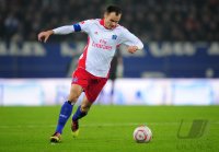 Fussball: 1. Bundesliga Saison 2010/2011: Hamburger SV, WESTERMANN am Ball