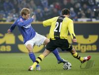 Fussball 1. Bundesliga: Schalke - Dortmund, Zweikampf