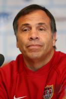 Fussball PK US Trainer Bruce Arena