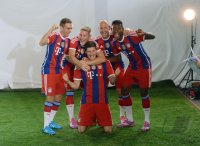 Fussball 1. Bundesliga 2014/2015:  TEAMJUBEL FC Bayern Muenchen