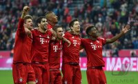 Fussball 1. Bundesliga Saison 15/16: FC Bayern Muenchen - Borussia Dortmund