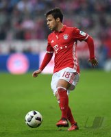 Fussball 1. Bundesliga Saison 16/17: FC Bayern Muenchen - VfL Wolfsburg