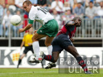 Fussball - DFB-Pokal: Bremen (A) - Muenchen, Zweikampf