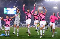 FUSSBALL SERIE A:  Emanuele Giaccherini, Gianluigi Buffon , Andrea Barzagli , Stephan Lichtsteiner , Leonardo Bonucci, Giorgio Chiellini (v. li., Juventus Turin)