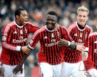 FUSSBALL SERIE A: JUBEL Robinho, Ali Sulley Muntari , Maxi Lopez  (v. li., AC Mailand)