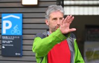 Oberbuergermeister Palmer nimmt die Radgarage am Tuebinger Hauptbahnhof in Betrieb