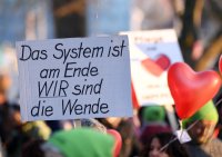 Kundgebung im Tuebinger Anlagenpark: 1200 Menschen demonstrierten gegen die einrichtungsbezogene Impfpflicht