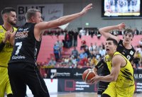 Barmer 2. Basketball Bundesliga  18/19: Tigers Tuebingen - White Wings Hanau