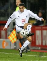 Fussball UEFA Pokal: Tottenham, LENNON Einzelaktion